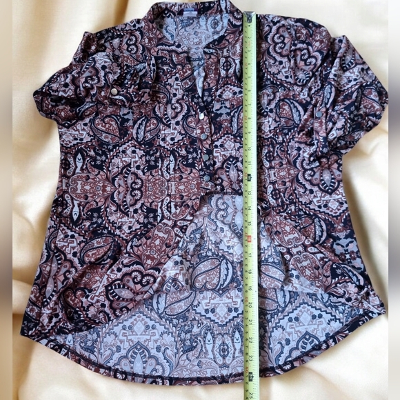 Cocomo Floral 3/4 Length Sleeves Flowy V-Neck Top - Picture 9 of 13